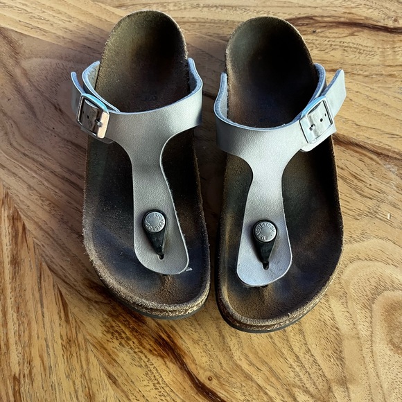 Kids Birkenstock silver sandals size 33 - Picture 1 of 3